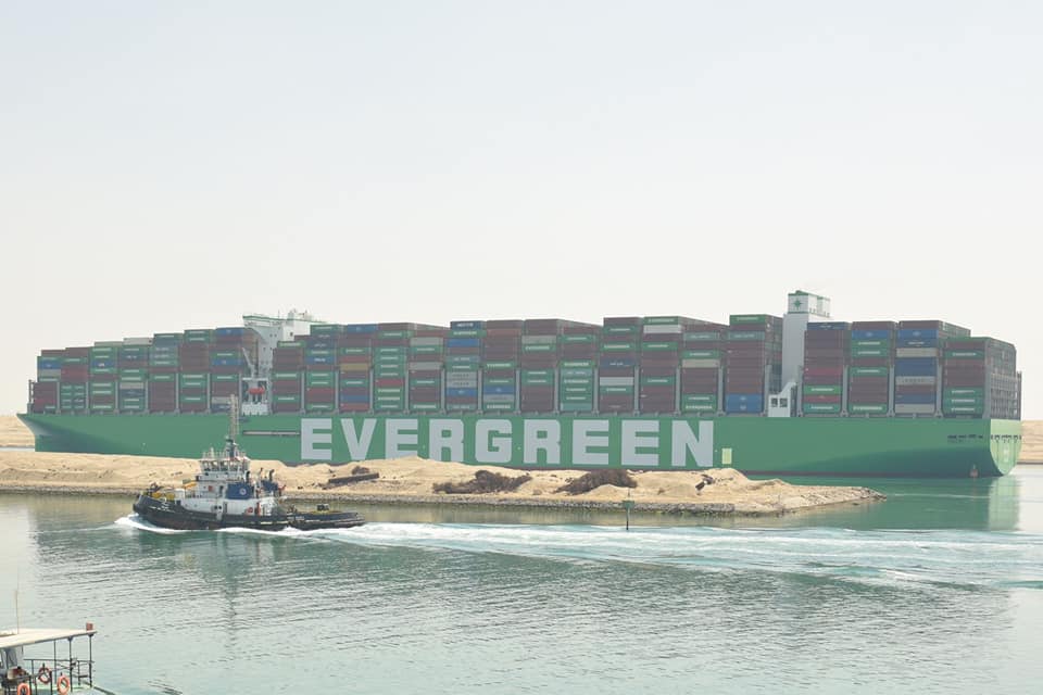 قناة السويس :عبور العملاقة EVER ART أكبر سفينة حاويات في العالم