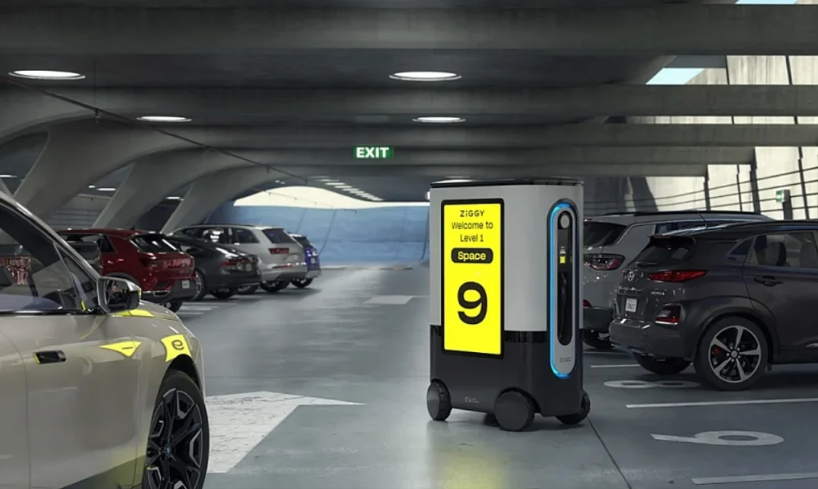روبوتات لشحن السيارات الكهربائية تكنولوجيا المستقبل