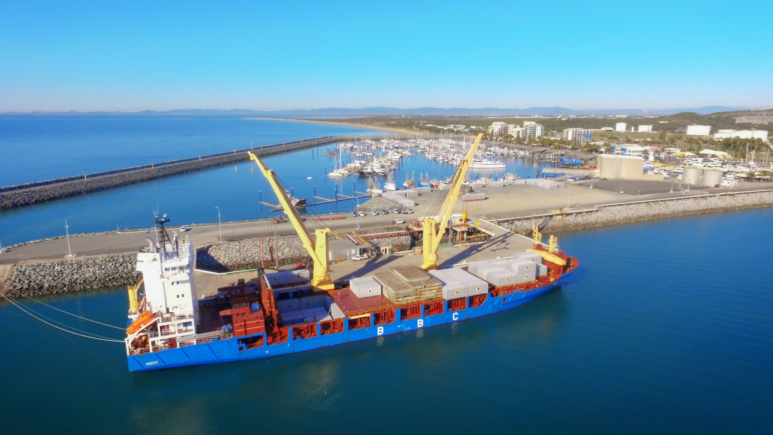 ميناء ماكاي يسجل أعلى حجم للصادرات