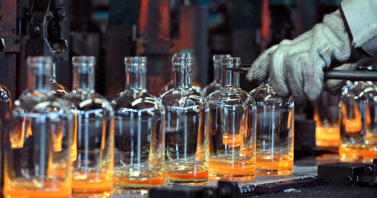 صناعة الزجاج تواجه خطر الزوال