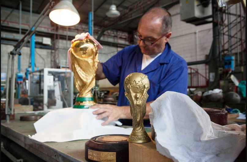 تاريخ صناعة كأس العالم