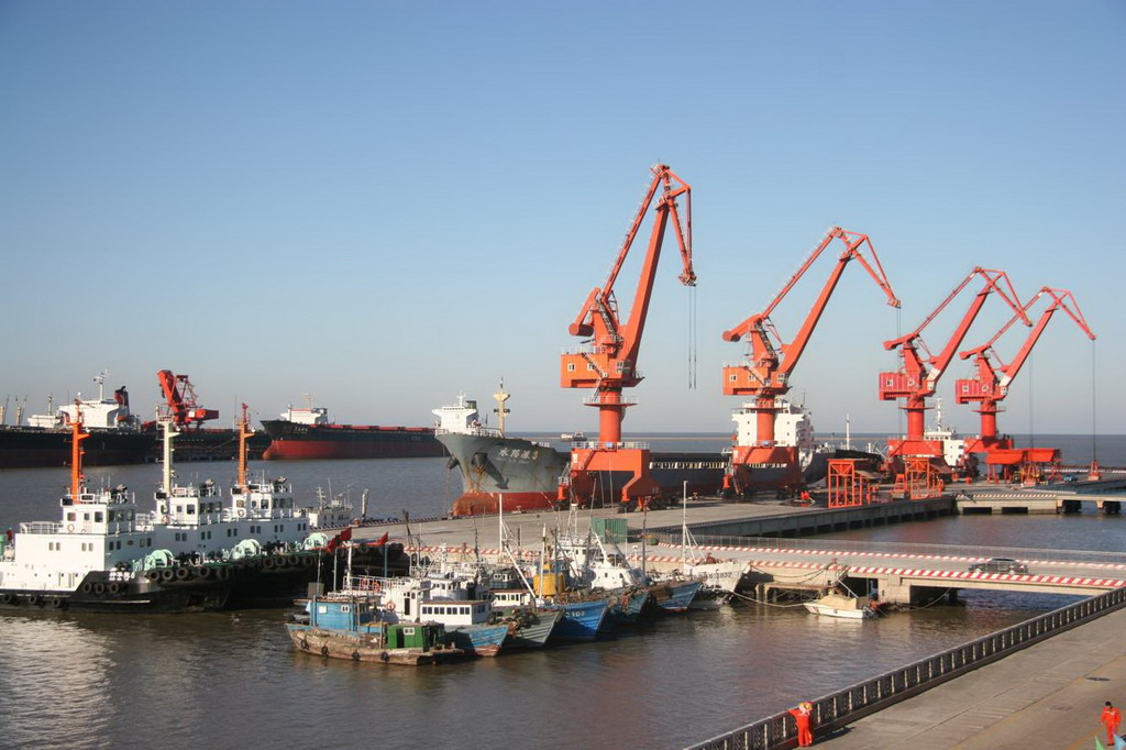 ميناء لتصدير الفحم الصيني
