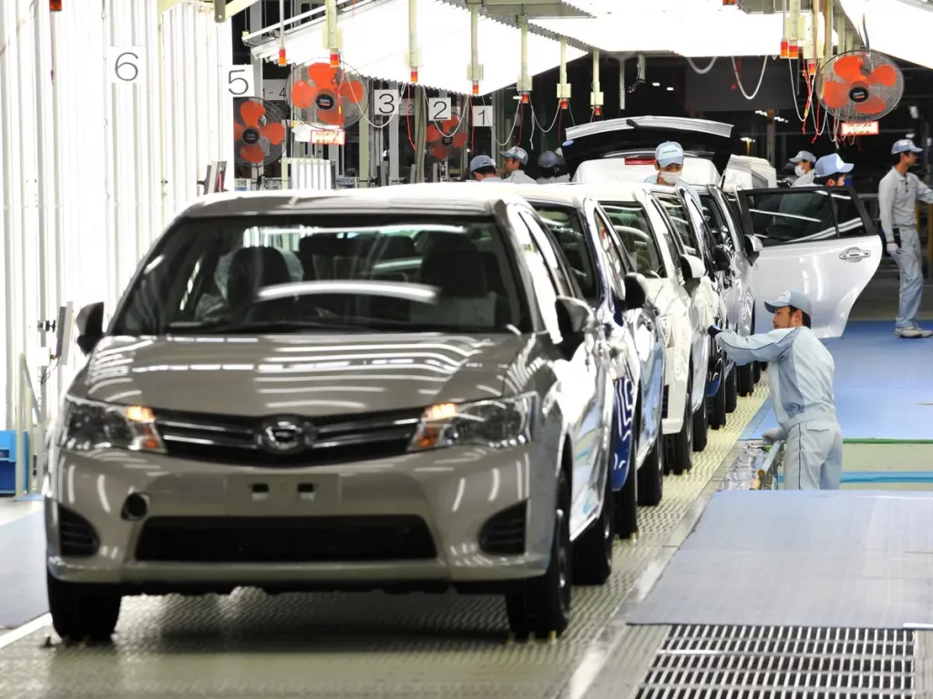Toyota وارتفاع إنتاج سياراتها
