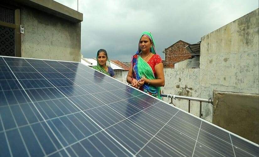 قرية تعمل بالطاقة الشمسية