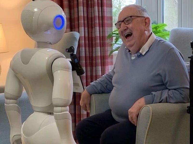روبوت لرعاية المسنين في ألمانيا