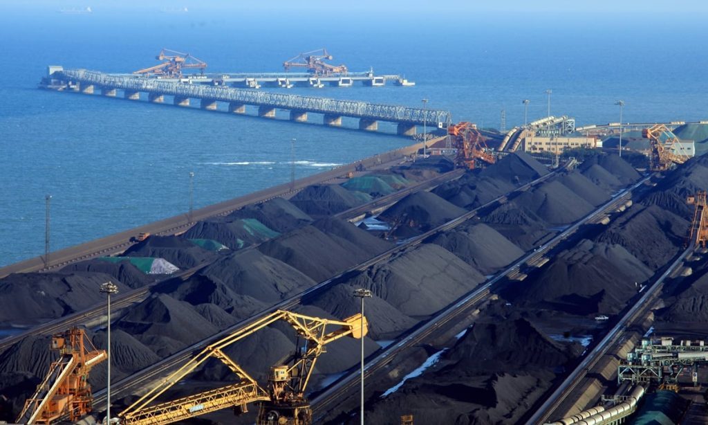 الفحم الخام تتجه إلى الصين والهند
