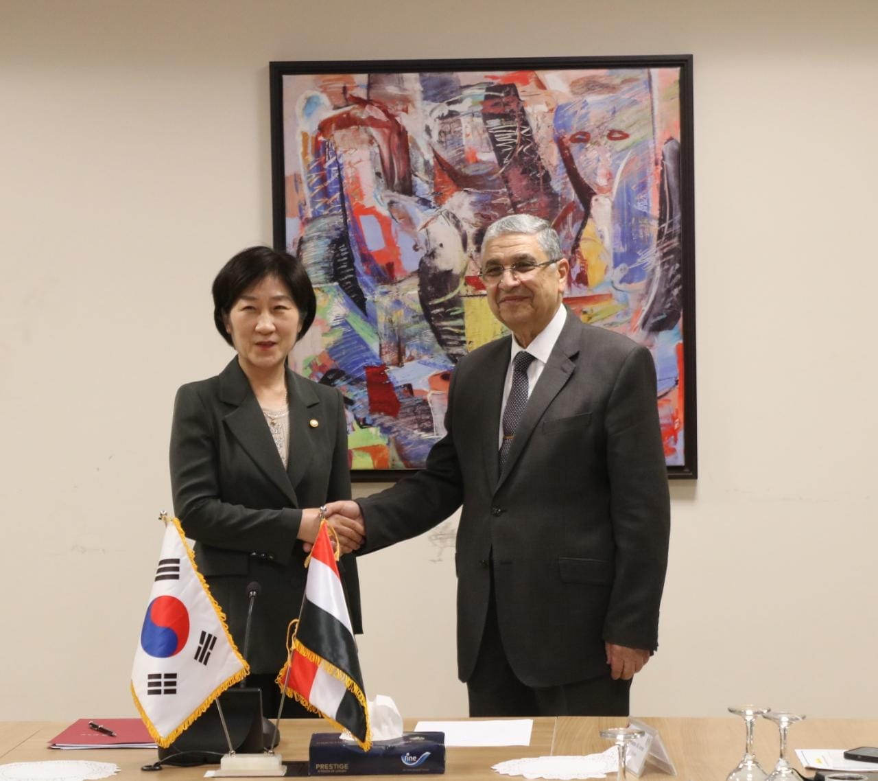 مصر وكوريا سبل دعم تعزيز التعاون مع قطاع الكهرباء والطاقة المتجددة الهيدروجين الاخضر