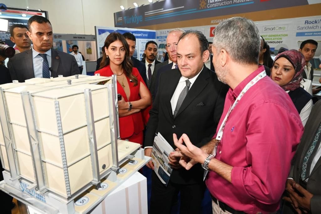 وزير الصناعة: افتتاح معرض Big 5 Construct Egypt لصناعة وتصدير مواد البناء للدول العربية والأفريقية 