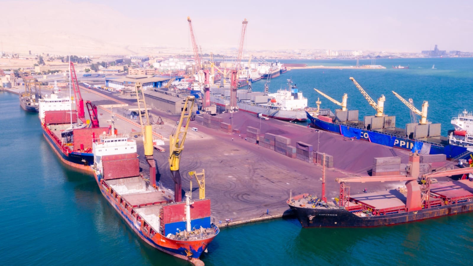 بالارقام: ميناء السخنة والأدبية إقبال مختلف على خطوط الشحن العالمية لموانئ المنطقة الاقتصادية