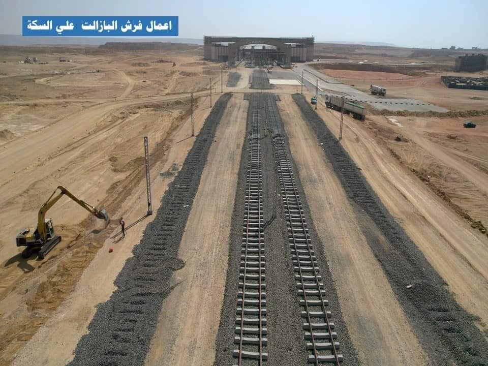 وزير النقل يتفقد مواقع العمل بمشروع الخط الأول من شبكة القطار الكهربائي فى مصر