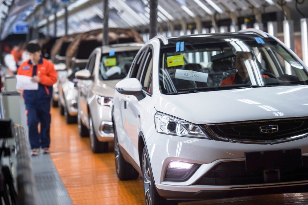 الصين تسجل نموًا قياسيًا في مبيعات السيارات والصادرات