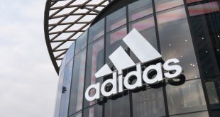 Adidas تتغلب على التحديات الاقتصادية وتسجل نموًا في المبيعات