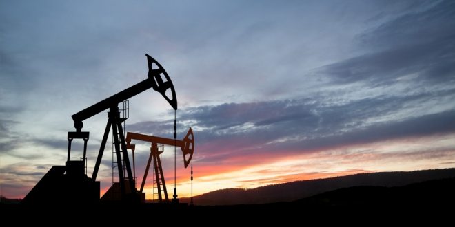 تراجع أسعار النفط بعد زيادة المخزونات الأمريكية