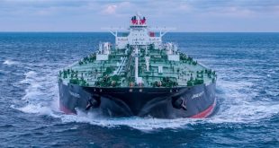 أسعار النفط تقفز مع غياب ناقلات النفط عن البحر الأحمر