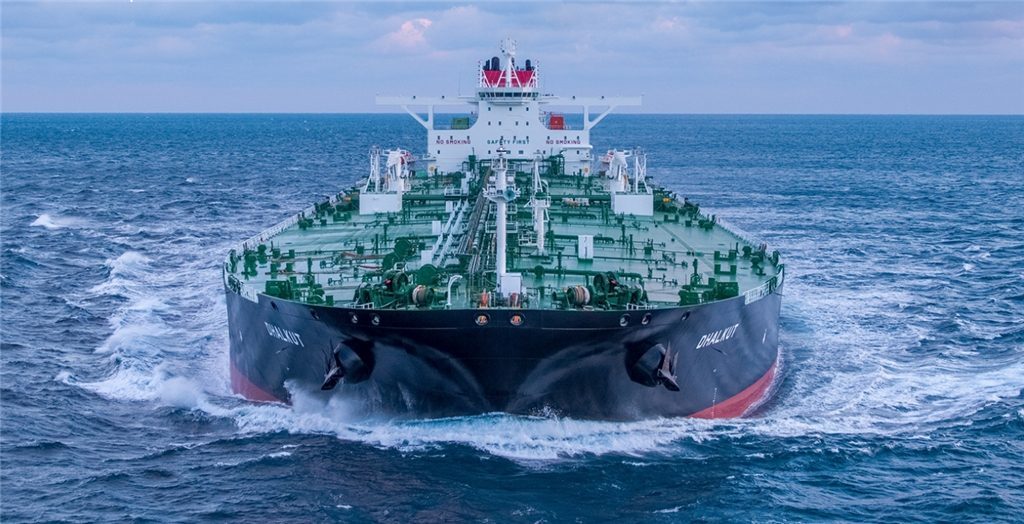 أسعار النفط تقفز مع غياب ناقلات النفط عن البحر الأحمر