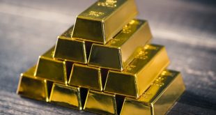 الذهب يرتفع قليلاً وسط صراع مع صعود الدولار