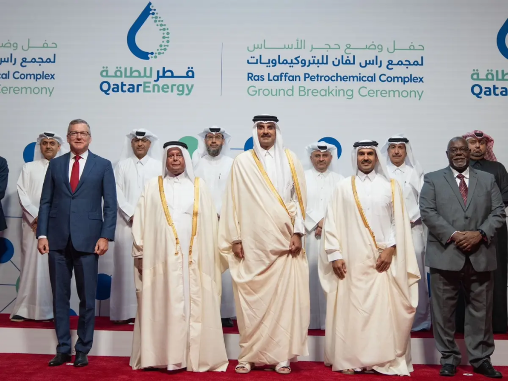 قطر تضع حجر الأساس لمشروع عملاق: ثورة في عالم البتروكيماويات