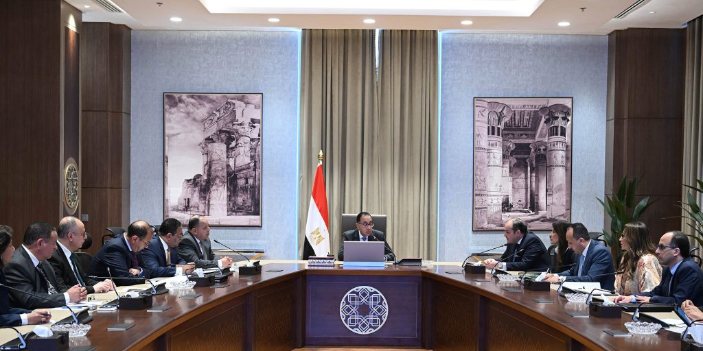  الحكومة المصرية تعلن انتهاء أزمة تراكم البضائع في الموانئ