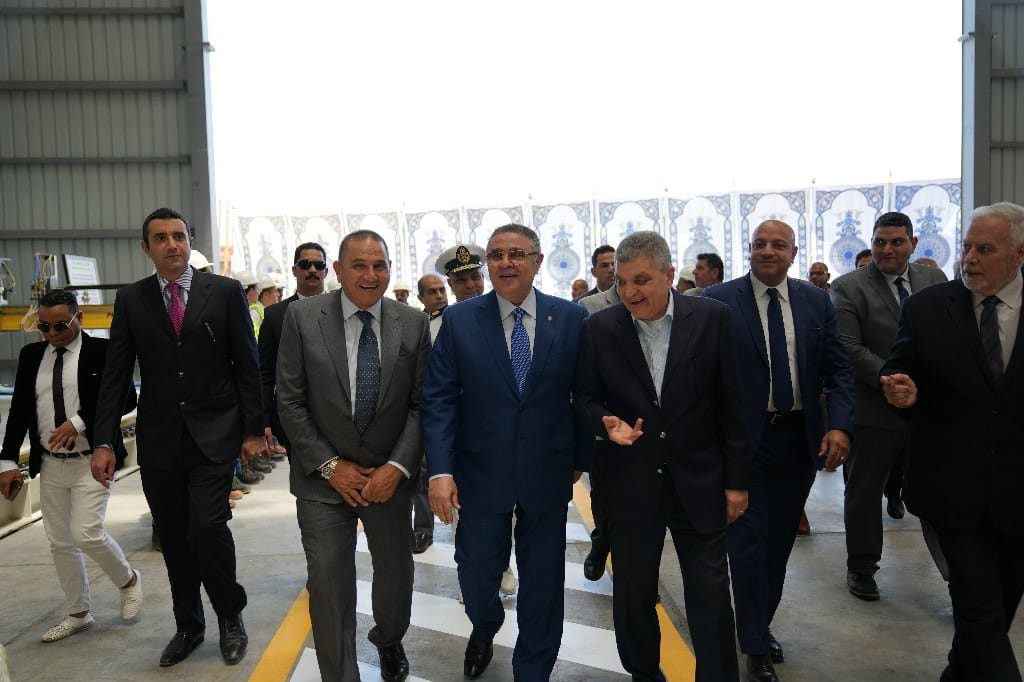 افتتاح مصنع مصر لبناء القاطرات في ترسانة جنوب البحر الأحمر بمدينة سفاجا