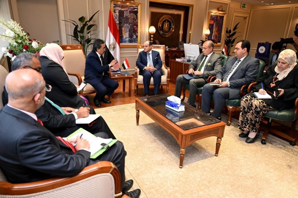 مصر وماليزيا تعززان التعاون الاقتصادي: فرص جديدة للاستثمار والتجارة